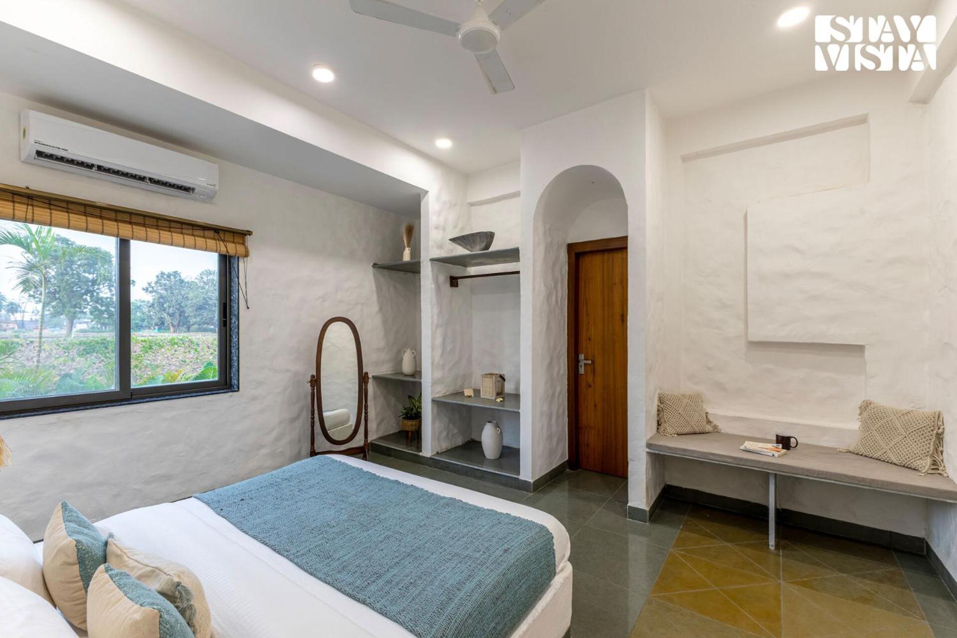 Stayvista At Lotus By The Lake With Pool, Bbq & Lawn Indore Exterior foto