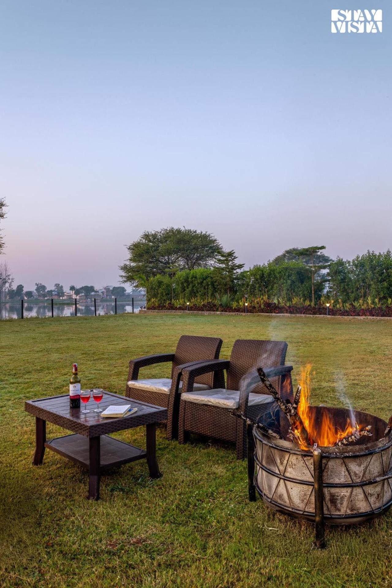Stayvista At Lotus By The Lake With Pool, Bbq & Lawn Indore Exterior foto
